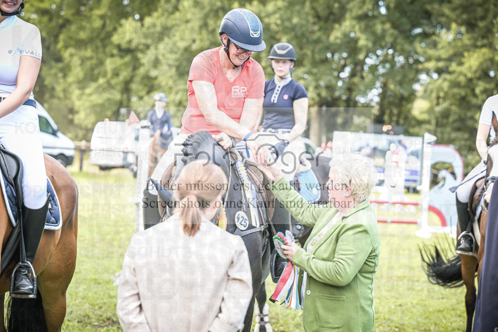 DOS_0016A | Entdecke hochwertige Reitturnierfotos von Foto Oger. Professionell, emotional und authentisch – jetzt Lieblingsmomente im Shop bestellen.Deutschlandweite Turnierfotografie. - Realisiert mit Pictrs.com