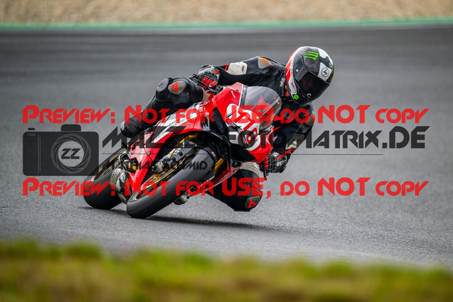 MaZZes_FotoMatrix_240724_6007705_6587 | ROT