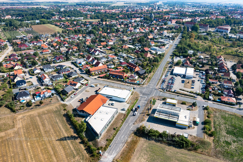 10049-51481 - Blick auf Halberstadt | Stockfoto und Bilderpool mit Bildmaterial aus Deutschland, dem Harz, Halberstadt, Quedlinburg, Wernigerode und weltweit. Qualitativ hochwertige und professionelle Fotos anschauen und kaufen. - Realisiert mit Pictrs.com