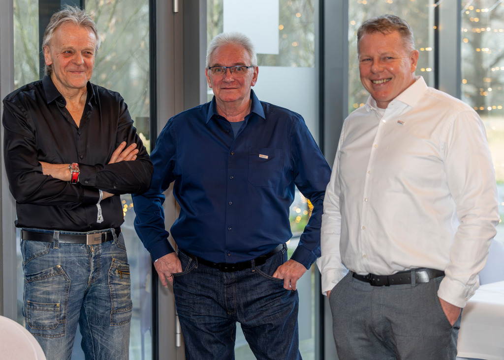 top-top.de 260306-001 | Foto, Video, Fotografie, Videografie, Fotobox, DJ, Discjockey, Musik, Musikbox, Veranstaltung, Photobooth, Amazon, Ebay, Buchtipp, Bestseller, Autor, Verlag, Buch, Wesel, Hamminkeln, NRW, Dinslaken, Rees, Drohne, Hochzeit, Party, Fotobox, Wesel, Fotograf