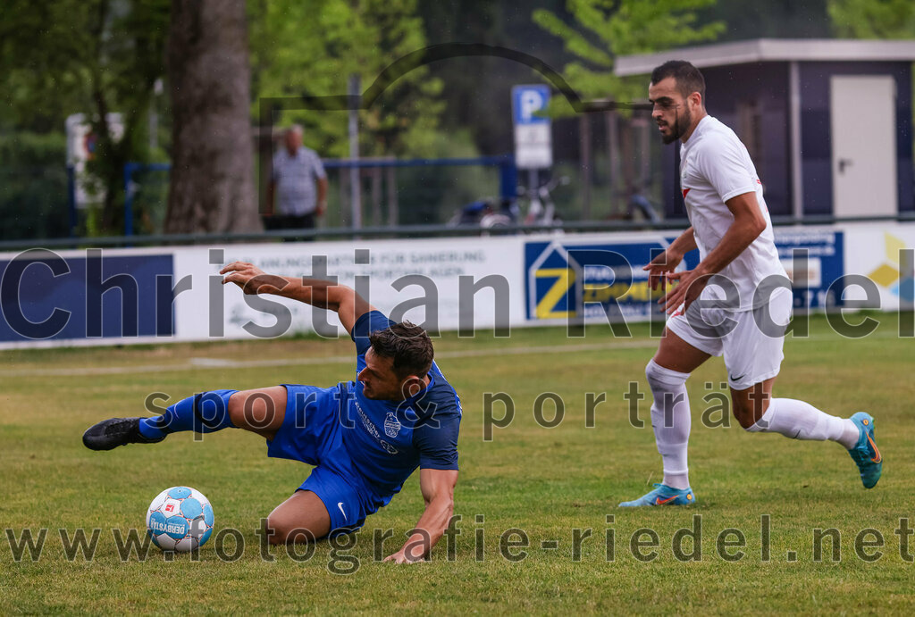 2023-06-30_025_FC_Langengeisling_gegen_VfB_Forstinning | Erding, Deutschland, 30.06.2023:
Fußball, Bezirksliga Oberbayern Ost 2023 / 2024, Testspiel, FC Langengeisling gegen VfB Forstinning, Endergebnis: 3:0

Andreas Buchberger (FC Langengeisling, #6), Abdullah Aynaci (VfB Forstinning, #9)

Foto: Christian Riedel / fotografie-riedel.net
