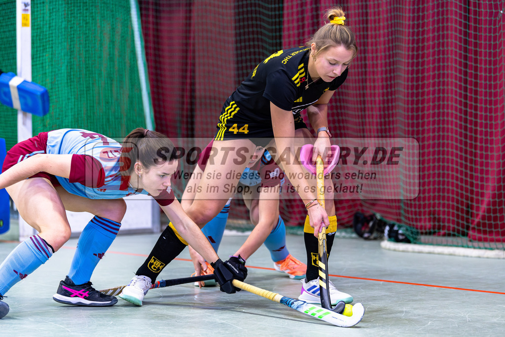 SM_2025-01-12_wD5_-114 | 1.Bundesliga Hallenhockey  (W) UHC - HTHC / 2:3 (2:1)