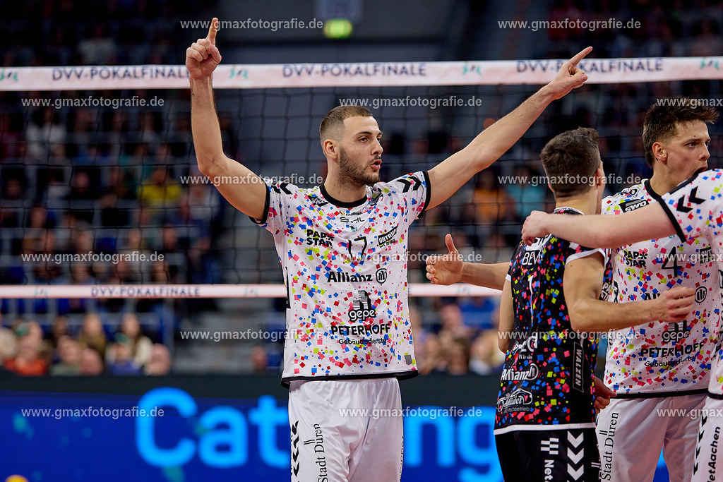 GER, BERLIN RECYCLING Volleys - SWD powervolleys Dueren, Volleyball, DVV-Pokalfinale Maenner 2025, 02.03.25 | GER, BERLIN RECYCLING Volleys - SWD powervolleys Dueren, Volleyball, DVV-Pokalfinale Maenner 2025, 02.03.25Foto: Gerald Oelze-de Stoppany