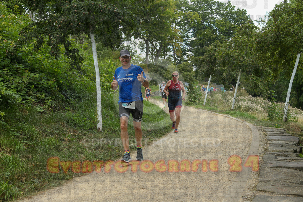 250824_1353_EX1_4164 | Sportfotografie im Rhein-Sieg Kreis, Köln, Bonn, NRW, Rheinland Pfalz, Hessen, etc. Unser Tätigkeitsfeld umfasst den Laufsport vom Volkslauf über den Marathon, Duathlon, Triathon bis zum Ultralauf wie Kölnpfad Ultra oder Schindertrail.