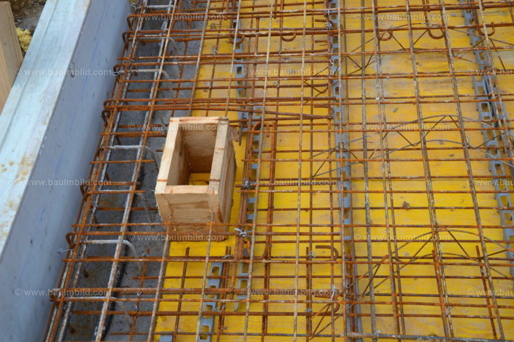 bib-lg04-betonarbeiten-0280 | Nach LV-Leistungsgruppen sortierte Detailfotos über den Bau eines Hauses. Alle Hausbau-Bilder direkt vom Urheber und Autor der Website Haus-Selber-Bauen.com