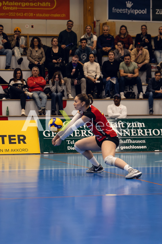 Volleyball I Frauen I Saison 2025-2026 I Volleyball NLA | Women I Round 14 I VC Kanti Schaffhausen - NLZ Volleyball Academy Zürich I 16.01.2026 | VC Kanti Schaffhausen - 17 Leana Zuvic (CH) - Mitte - Realisiert mit Pictrs.com