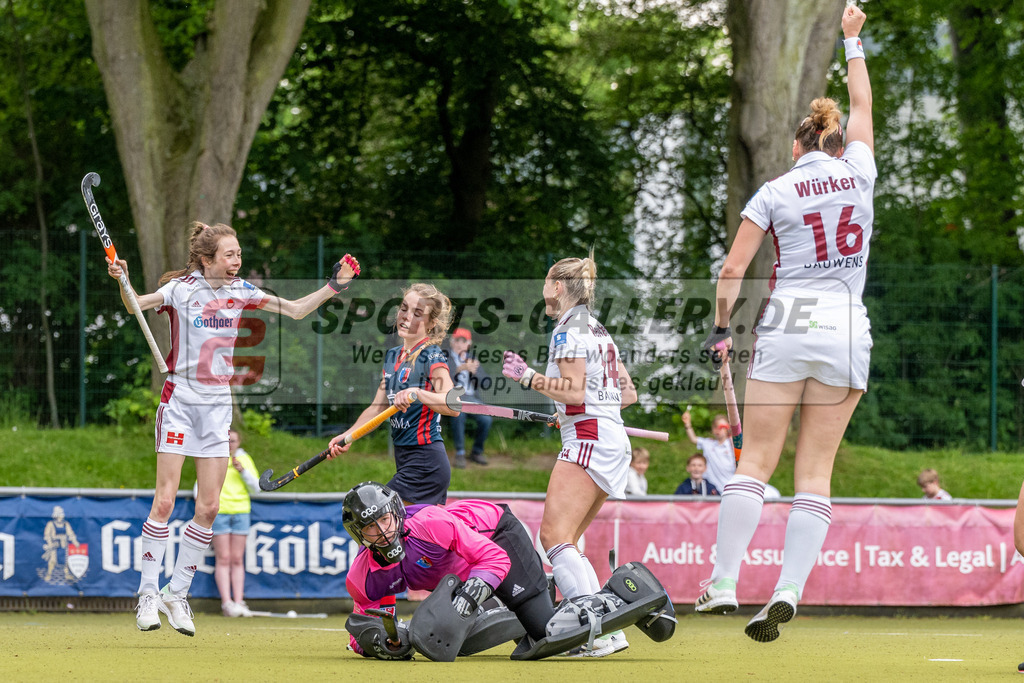 SFE_20230520_0069 | 1. Bundesliga Hockey Viertelfinale 2 Damen Rot-Weiss Köln - Berliner HC am 20.05.2023 in Köln (KTHC Stadion Rot-Weiss Köln Tennis and Hockey Club), Photo: Stephan Fehrmann 2023 (Sports-Gallery),Lea Thomas ( Rot-Weiss Köln #53 ) ,Helena Würker ( Rot-Weiss Köln #16 )