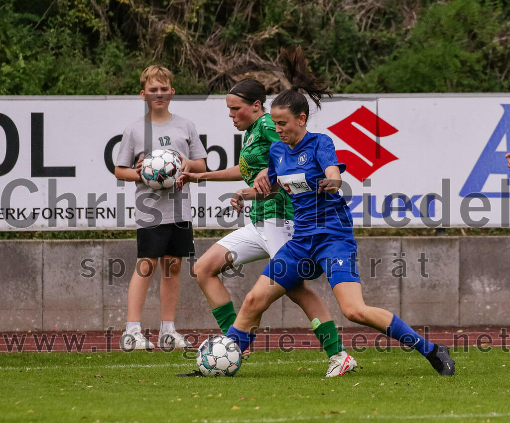 2023-10-07_060_FC_Forstern_gegen_Karlsruher_SC | Forstern, Deutschland, 07.10.2023:
Fußball, B-Juniorinnen-Bundesliga Süd 2023 / 2024, 4. Spieltag, FC Forstern gegen Karlsruher SC, Endergebnis: 1:1

Vicky Mitterer (FC Forstern, #5), Mira Itzin (Karlsruher SC, #7)

Foto: Christian Riedel / fotografie-riedel.net