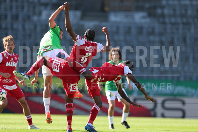 Grazer AK 1902 vs WSG Tirol – Austrian Bundesliga | Graz, Austria, 02.MAY.26 - SOCCER - ADMIRAL Bundesliga, Qualification Group, Grazer AK 1902 vs WSG Tirol. The image shows Lukas Hinterseer (WSG Tirol), Donovan Pines (GAK) and Beres Owusu (GAK).