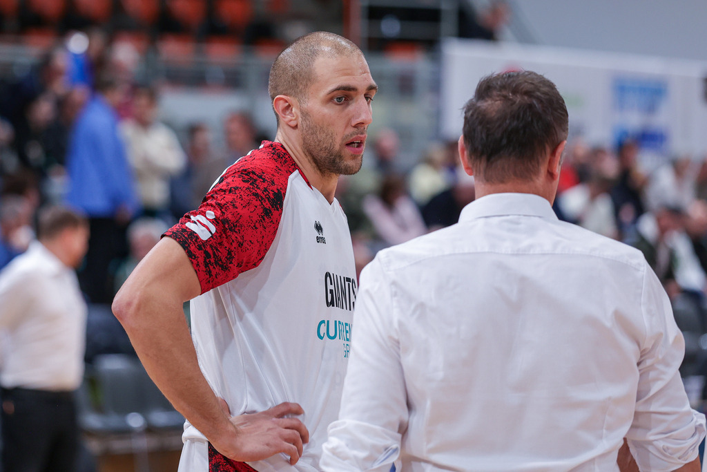 Pro A BAYER GIANTS vs BG Göttingen-65 | Fotos von Basketballspielen aus dem Raum NRW fotografiert von Gero Mueller-Laschet und Daniel Schaefer - Realisiert mit Pictrs.com