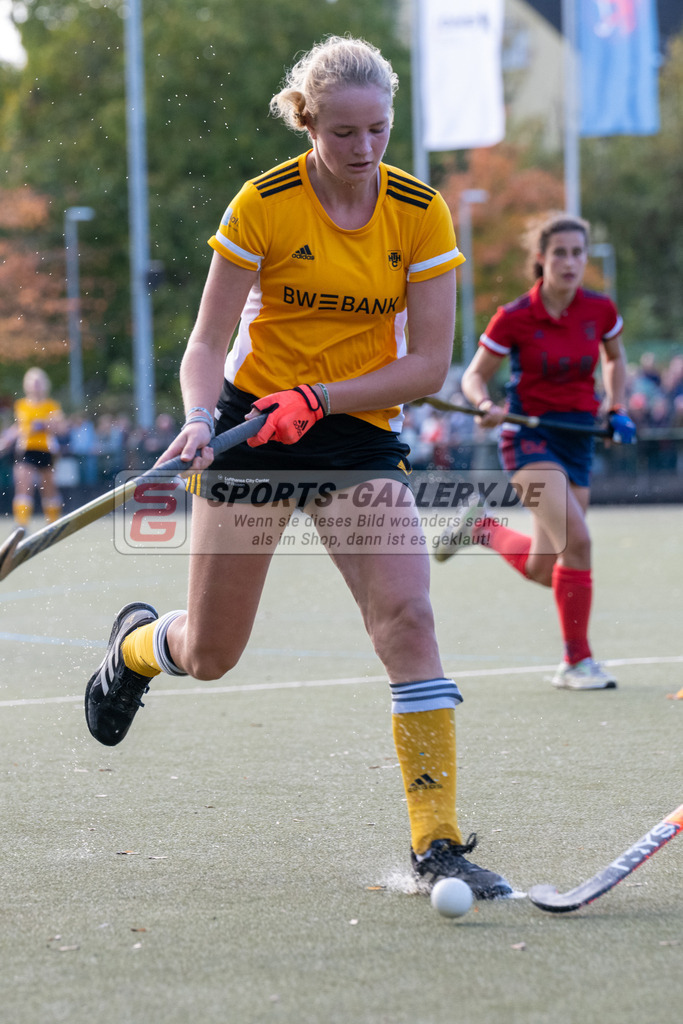 SFE_20231021_0217 | Deutsche Meisterschaft Weibliche U16 Halbfinale Düsseldorfer HC - Harvestehuder THC am 21.10.2023 in Köln (Düsseldorfer Hockeyclub 1905 e.V.), Photo: Stephan Fehrmann 2023 (Sports-Gallery)