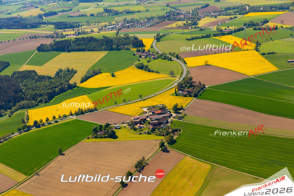 Das Luftbild zeigt : Steinbach Erbendorf - Die Luftaufnahme wurde 2024 vom UL-Flugzeug aus erstellt ( keine Drohne ) - Hochauflösende Luftaufnahme - Für grossformatige Ausdrucke geeignet. Die Geschenkidee !Mit Lizenz und Bildrechte bestellbar