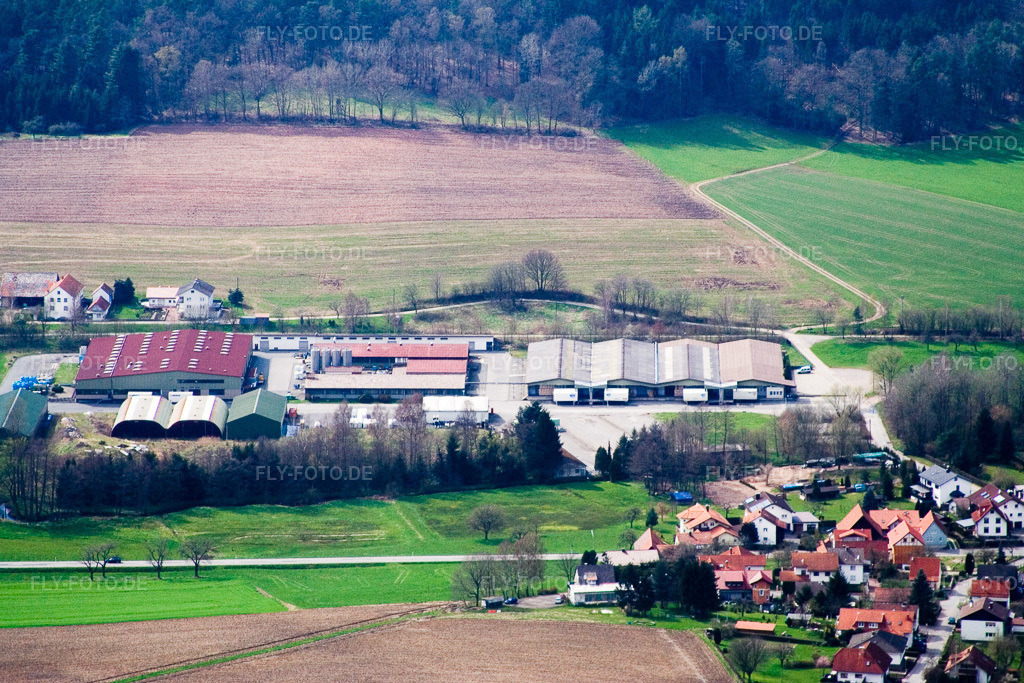 Luftbild: CORTEC Kunststoff Technik GmbH & Co. KG im Ortsteil Wahlen in Grasellenbach im Bundesland Hessen in Deutschland. – Foto: IMG_10335.jpg vom 20.04.2008 durch Werner Riehm/FLY-FOTO.de – Auflösung des Originals: 3456 x 2304 px – Cortec - Kleiderbügel für Fashion und Logistik