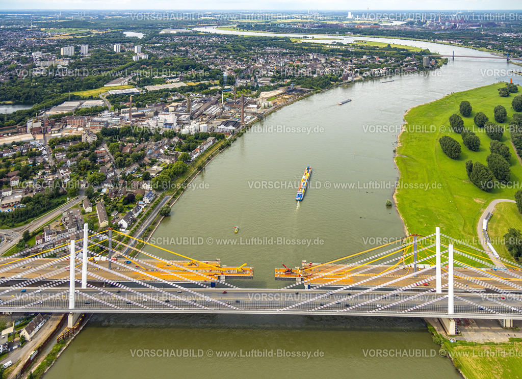 Duisburg240704730-Mitte | Luftbild, Autobahn A40 Rheinbrücke Neuenkamp, Baustelle, Binnenschifffahrt Fluss Rhein, Wohngebiet und Blick auf Alt-Homberg, Duisburg, Ruhrgebiet, Nordrhein-Westfalen, Deutschland