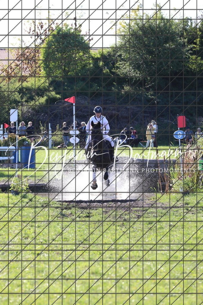 AZ2A1193 | Benjamin Bartmann Photomoments