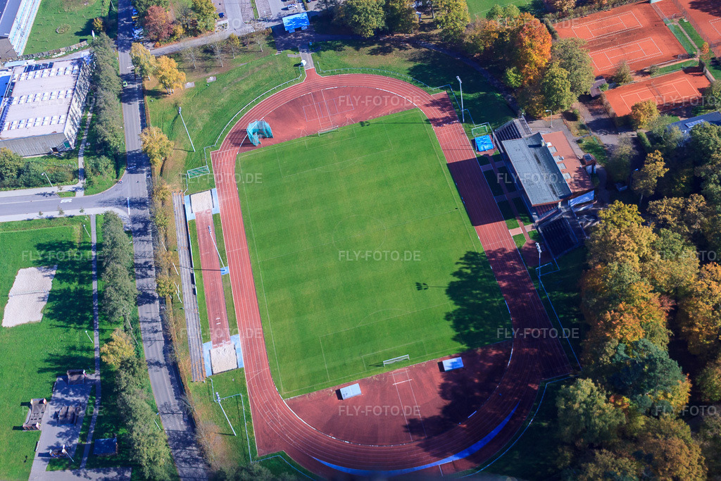 Luftbild: Bienwald-Stadion in Kandel im Bundesland Rheinland-Pfalz in Deutschland. Foto: IMG_34485.jpg vom 26.10.2010 durch Werner Riehm/FLY-FOTO.deTSV 1886 Kandel Leichtathletik - mit uns Spaß am Sport