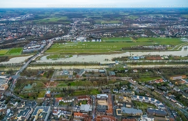 Hamm231204892-Bearbeitet | Luftbild vom Hochwasser der Lippe, Weihnachtshochwasser 2023, Fluss Lippe tritt nach starken Regenfällen über die Ufer, Überschwemmungsgebiet Lippeaue Lippestrand mit Schleuse Hamm und Flugplatz Lippewiesen, Gymnasium Hammonense und Wassersportzentrum, Mitte, Hamm, Ruhrgebiet, Nordrhein-Westfalen, Deutschland