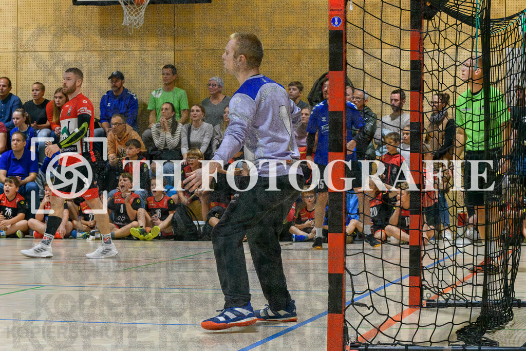 GER, SG Maulburg/Steinen - HSV Schopfheim, Handball, Landesliga, 4. Spieltag, Saison 2023/2024, 14.10.2023 | Rubens Freuschle (SG Maulburg/Steinen, #01)

GER, SG Maulburg/Steinen - HSV Schopfheim, Handball, Landesliga, 4. Spieltag, Saison 2023/2024, 14.10.2023

Foto: TH Fotografie/Thomas Hess