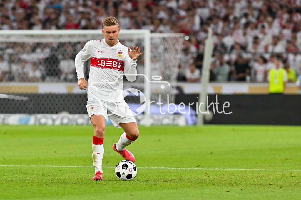 VfB Stuttgart - FC Bayern München | am Ball Maximilian MITTELSTÄDT (VfB Stuttgart 7) / Einzelfoto / Freisteller / Franz-Beckenbauer Supercup: VfB Stuttgart - FC Bayern München; MHP Arena am 16.08.2025