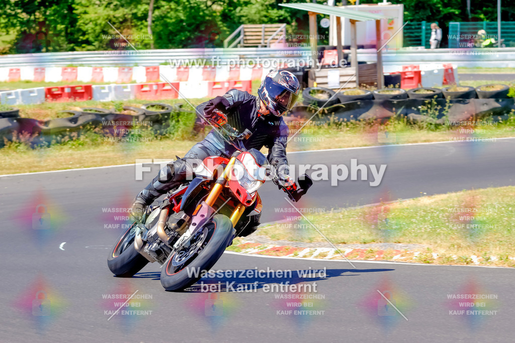 _MOT9324 | Hier findet Ihr Bilder von Touristenfahrten auf der Nürburgring Nordschleife oder von anderen Veranstaltungen die ich besucht habe. Viel Spass beim Durch Schauen 