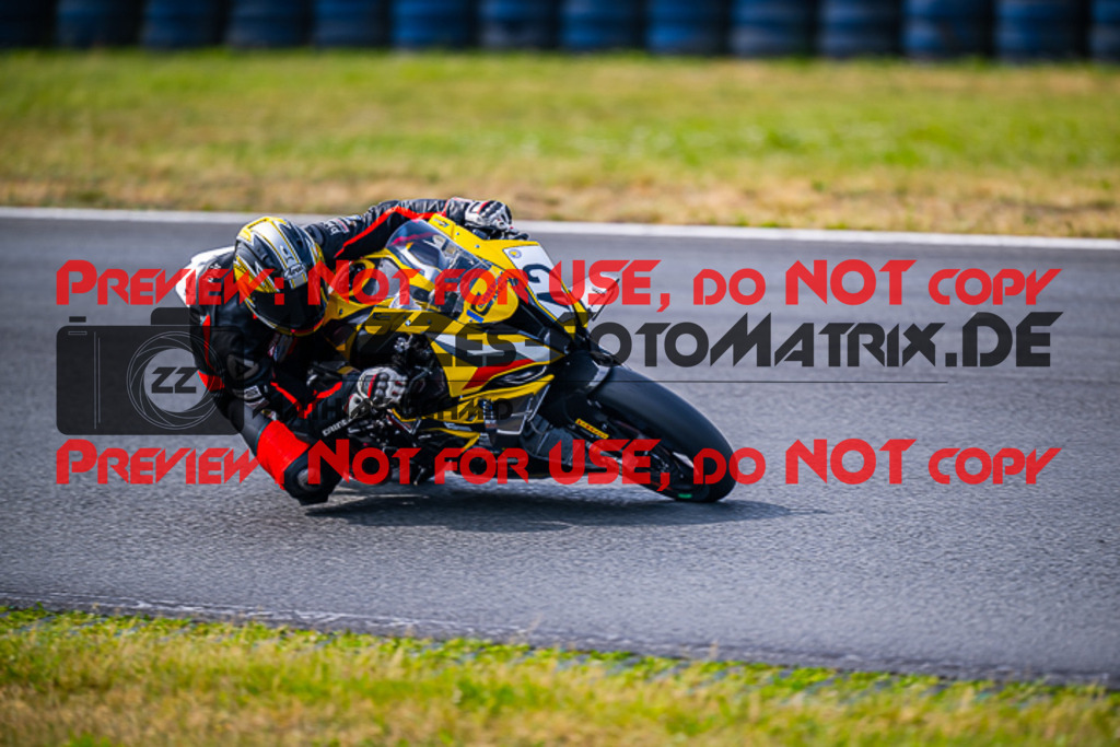 MaZZes_FotoMatrix_220520_1950 | Fotograf Mathias Schmid
Sportfotograf,
Eventfotograf,
Hochzeitsfotograf,
Portraitfotograf