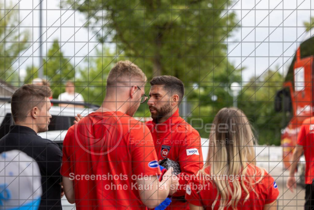20250706_140804_0180 | #,TSG Salach (blau) vs. 1.FC Heidenheim (rot), Fußball, Freundschaftsspiel - WfV, Saison 2025/2026, Rasensportplatz, Staufenecker Str. 41, 73084 Salach, 06.07.2025 - 15:30 Uhr,Foto: PhotoPeet-Sportfotografie/Peter Harich
