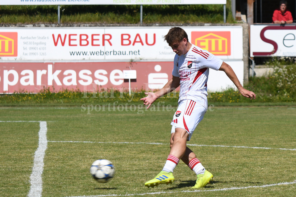 TSV Seebach : TSV Bad Abbach | Simon Griesbeck  ( TSV Seebach #10) - Realisiert mit Pictrs.com