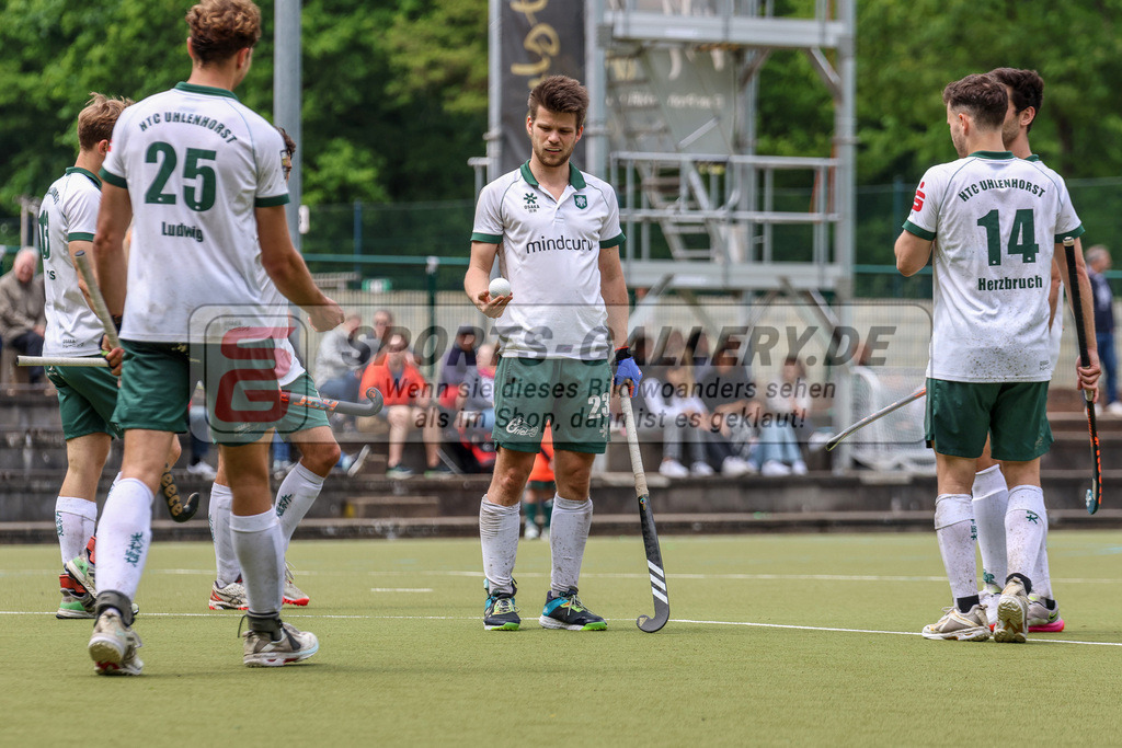MJ_2023-05-20-HTCU-MSC-61 | Max Godau (Uhlenhorst Mülheim #23), Uhlenhorst Mülheim - Münchner SC am 1.10.2022 im Waldstadion, Mülheim a. d. Ruhr