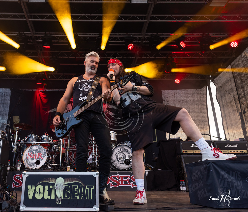 Slash n´Roses | Slash n´Roses - Realisiert mit Pictrs.com