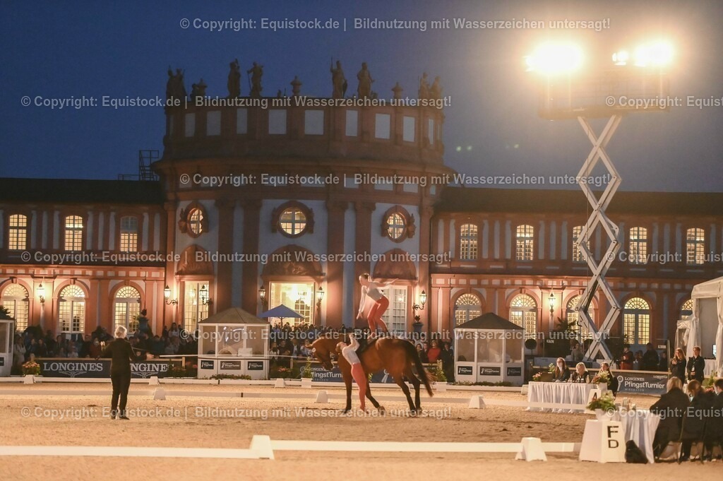 20230527_Voltigieren_NASPA_Flutlicht_0712 | equistock