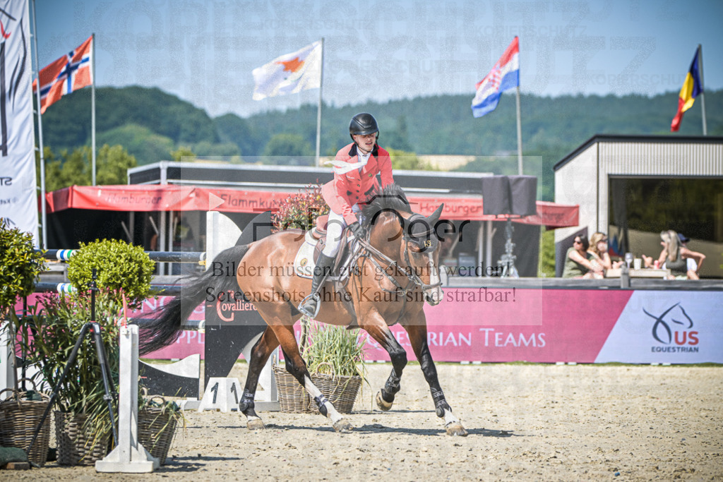DOS_5930 | Entdecke hochwertige Reitturnierfotos von Foto Oger. Professionell, emotional und authentisch – jetzt Lieblingsmomente im Shop bestellen.Deutschlandweite Turnierfotografie. - Realisiert mit Pictrs.com