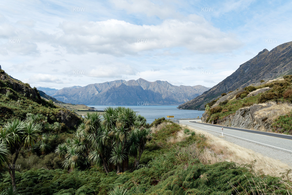 The Neck - Neuseeland | Lake Wanaka mit Bergen - Realisiert mit Pictrs.com