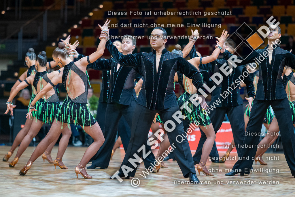 20250125-10416 | Hier finden Sie Tanz Bilder vom Latein und Standard Formationen tanzen. Sportbilder vom Tanzsport. Schöne Fotos und von Weltmeisterschaft, Europameisterschaft, Bundesliga, Regionalliga, Oberliga und Landesliga sowie von GOC Stuttgart, DanceComp, WM Bremen