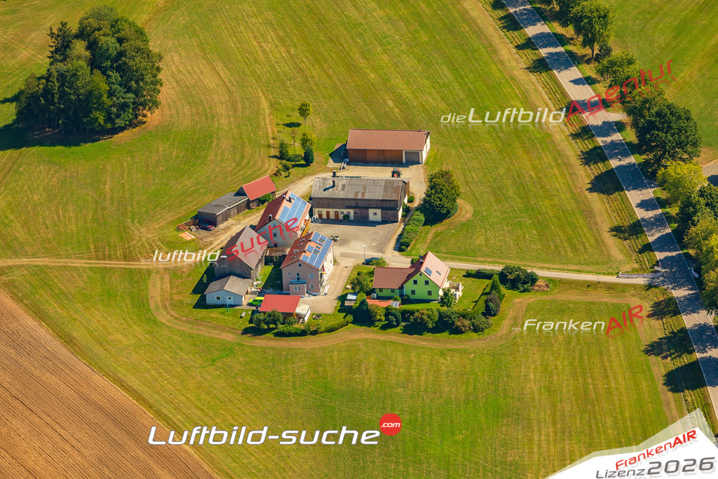 Luftaufnahme Hinterbrünst Georgenberg - Die Luftaufnahme wurde 2025 vom UL-Flugzeug heraus erstellt ( keine Drohne ) - Hochauflösende Luftaufnahme - für professionelle Ausdrucke geeignet. Die Geschenkidee !Mit Lizenz und Bildrechte bestellbar