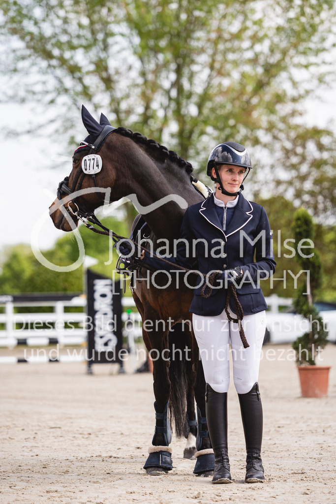 260509_PfSpTa_16_Führzügel-WB-637 | Deine schönsten Turniermomente als professionelle Fotos! Entdecke hochwertige Pferdesport-Fotografie im Online-Shop. Jetzt Fotos finden & bestellen!