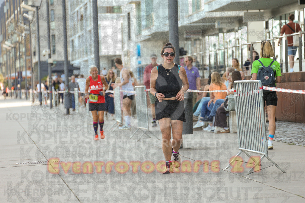 250920_1456_EX1_8302 | Sportfotografie im Rhein-Sieg Kreis, Köln, Bonn, NRW, Rheinland Pfalz, Hessen, etc. Unser Tätigkeitsfeld umfasst den Laufsport vom Volkslauf über den Marathon, Duathlon, Triathon bis zum Ultralauf wie Kölnpfad Ultra oder Schindertrail.