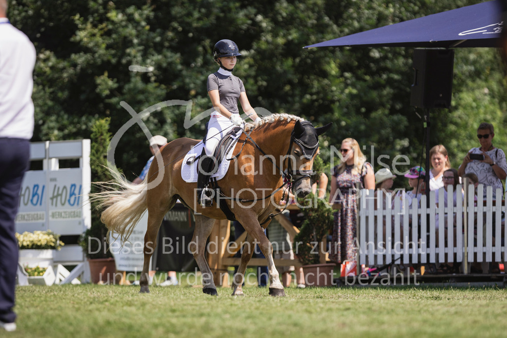 240720_LC_Reiter-WB-122 | Deine schönsten Turniermomente als professionelle Fotos! Entdecke hochwertige Pferdesport-Fotografie im Online-Shop. Jetzt Fotos finden & bestellen!