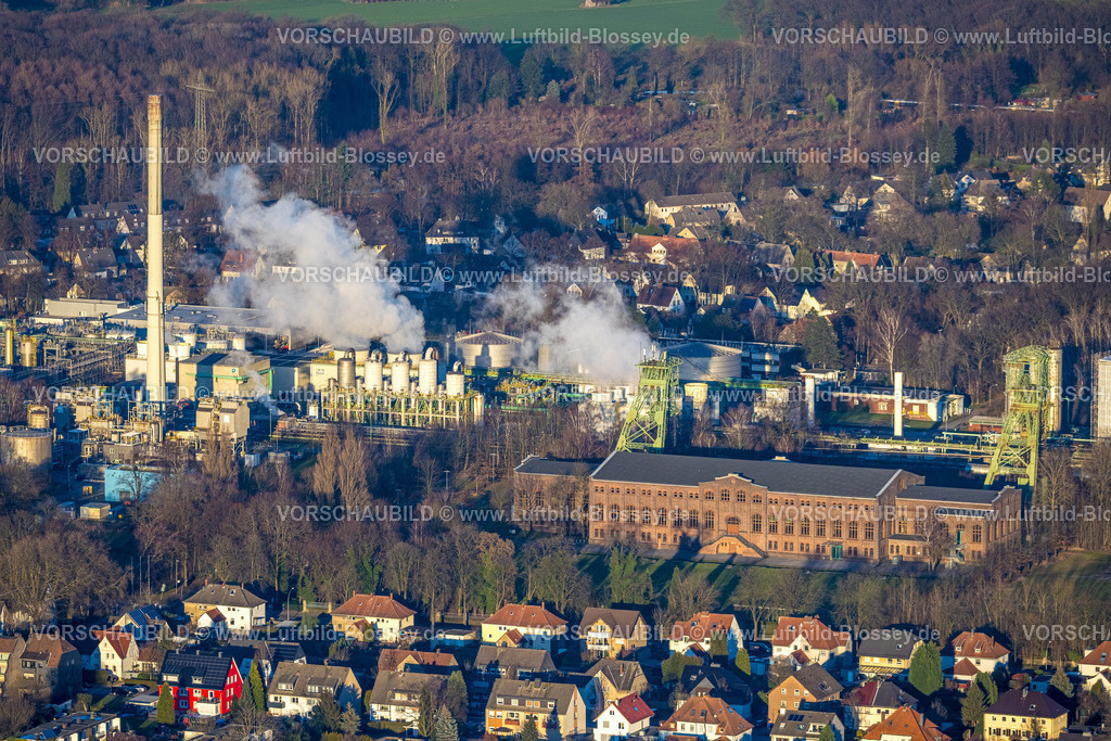 Gladbeck230202239 | Luftbild, Maschinenhalle Zweckel, Förderturm Fördergerüste Schacht 1+2 Bergwerk Zweckel, Ineos Phenol GmbH, Zweckel, Gladbeck, Ruhrgebiet, Nordrhein-Westfalen, Deutschland