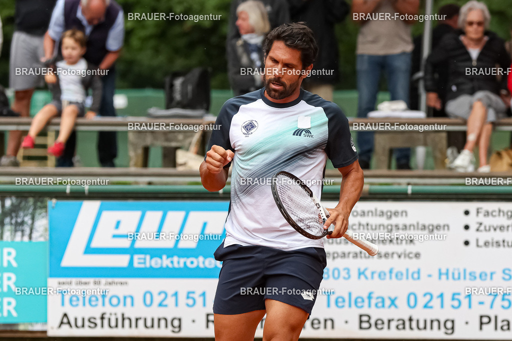 HTC Blau-Weiß Krefeld - LTTC Rot-Weiß Berlin  | Krefeld, Deutschland 21.07.2023, Federico Gaio (HTC Blau-Weiß Krefeld) gegen Alvaro Lopez San Martin (LTTC Rot-Weiss Berlin) ,

bei der 2. Tennis Bundesliga Nord Begegnung zwischen HTC Blau-Weiß Krefeld und LTTC Rot-Weiß Berlin am 21.07.2023 in Krefeld.

(Foto: BRAUER-Fotoagentur)
 
