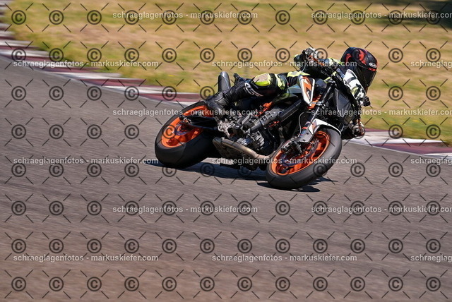 26bt05-1039 | markuskiefer.com - Realisiert mit Pictrs.com