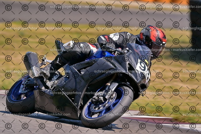 26bt05-1000 | markuskiefer.com - Realisiert mit Pictrs.com