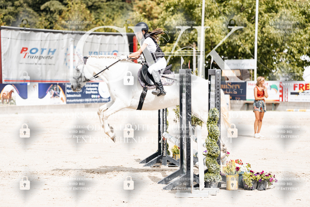 CK906480 | Turnierfotografie Pferdefotografie Trier Rheinland-Pfalz Pferdesport Reitsport Tierfotografie Sportfotografie Pferdevideo Pferdevideografie Equestrianvideography equestrianphotography  - Realisiert mit Pictrs.com