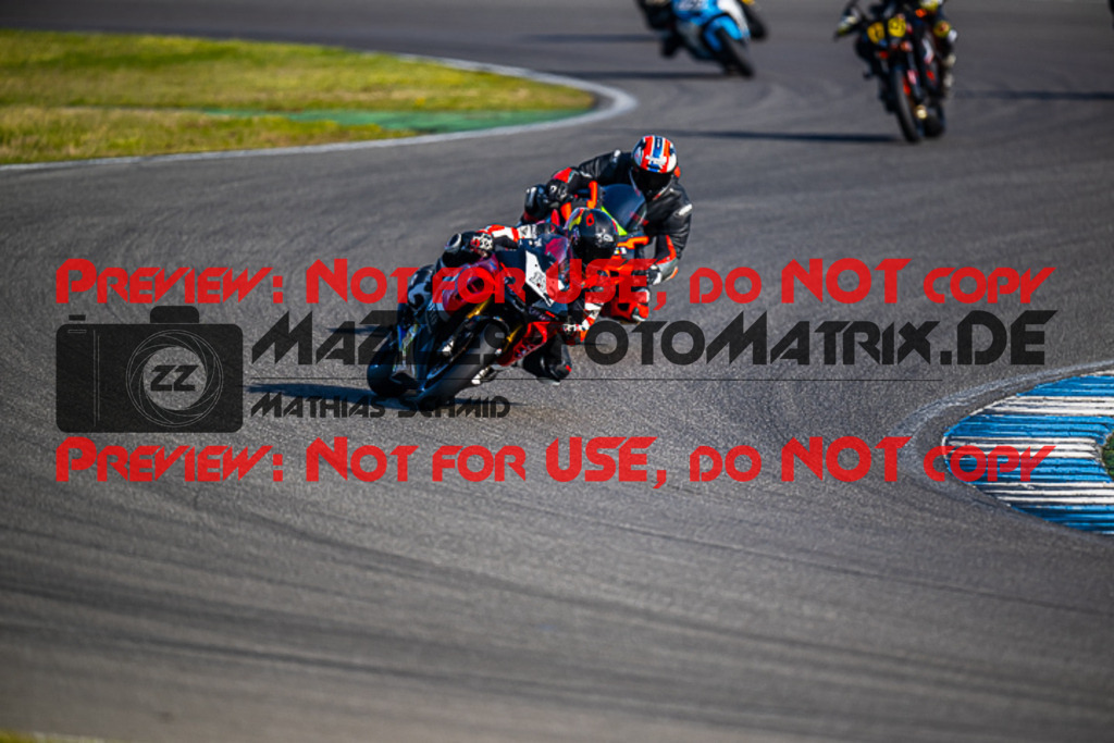 MaZZes_FotoMatrix_230410_2352 | WEISS