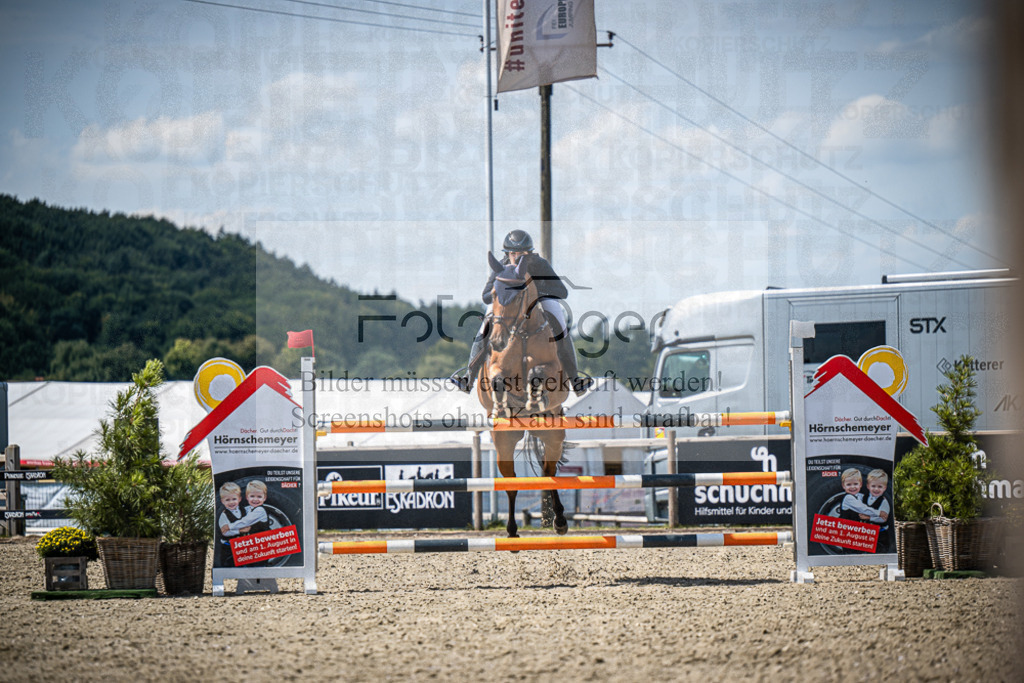 DOS_5344 | Entdecke hochwertige Reitturnierfotos von Foto Oger. Professionell, emotional und authentisch – jetzt Lieblingsmomente im Shop bestellen.Deutschlandweite Turnierfotografie. - Realisiert mit Pictrs.com