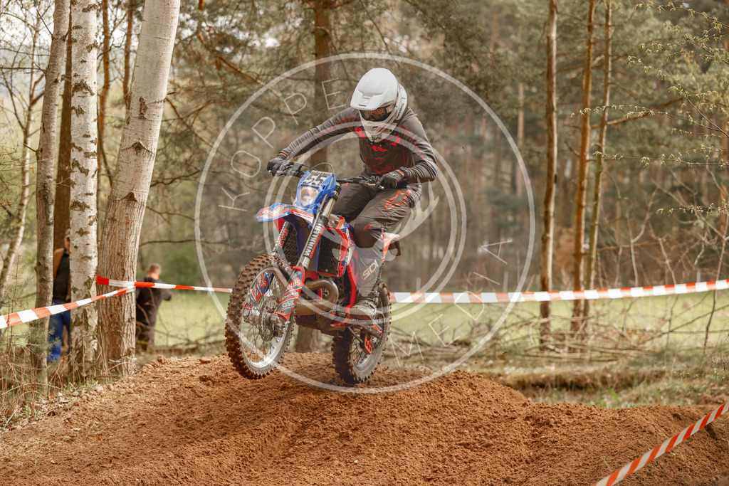4TaktLauf1-550 | koppe-media - Realisiert mit Pictrs.com