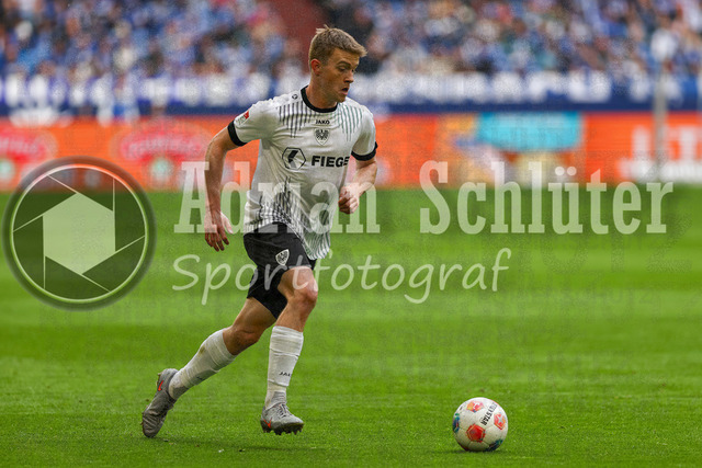 19.04.2026, GER, Fussball, Herren, 2. BL, Saison 2025/2026, FC Schalke 04 - Preußen Münster | Jano Ter Horst (Münster) in Aktion am Ball, Einzelaktion 