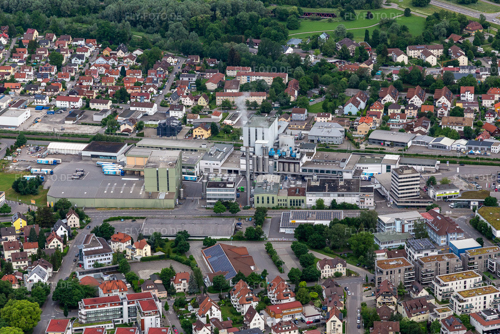 Luftbild: OMIRA GmbH in Ravensburg im Bundesland Baden-Württemberg in Deutschland. – Foto: IMG_131962.jpg vom 26.05.2022 durch Werner Riehm/FLY-FOTO.de – Auflösung des Originals: 5164 x 3443 px – OMIRA - Omira