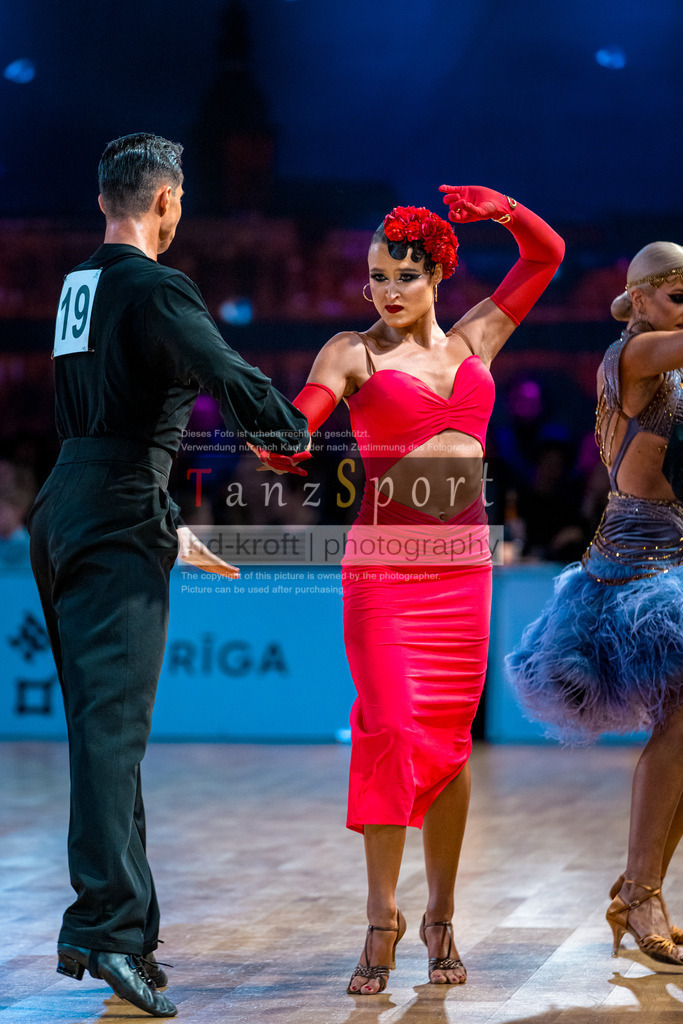 20251213_Baltic-GP_2087-2 | Tanzsportbilder, Standardtanz, Lateintanz, WDSF, DTV, LTVB, dancecomp, goc, hessen tanzt, blaues band der spree, walzer, tango, wiener walzer, slowfox, quickstepp, samba, rumba, cha-cha-cha, paso doble. jive, hd-kroft photography, turniertanzsport