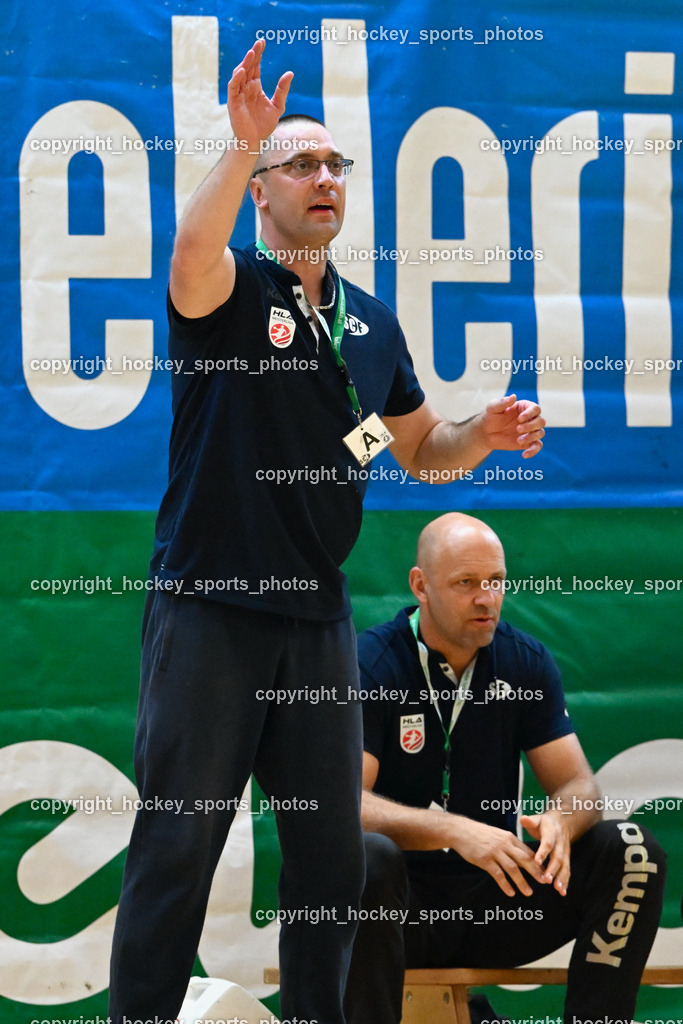 SC Ferlach vs. HC Linz AG 11.10.2023 | Headcoach SC Ferlach ARNAUDOVSKI Risto, MIKLIN Gerald, SC Ferlach vs. HC Linz AG 11.10.2023, SC Ferlach vs. HC Linz AG am 11.10.2023 in Ferlach (Ballspielhalle Ferlach), Austria, (Photo by Bernd Stefan)