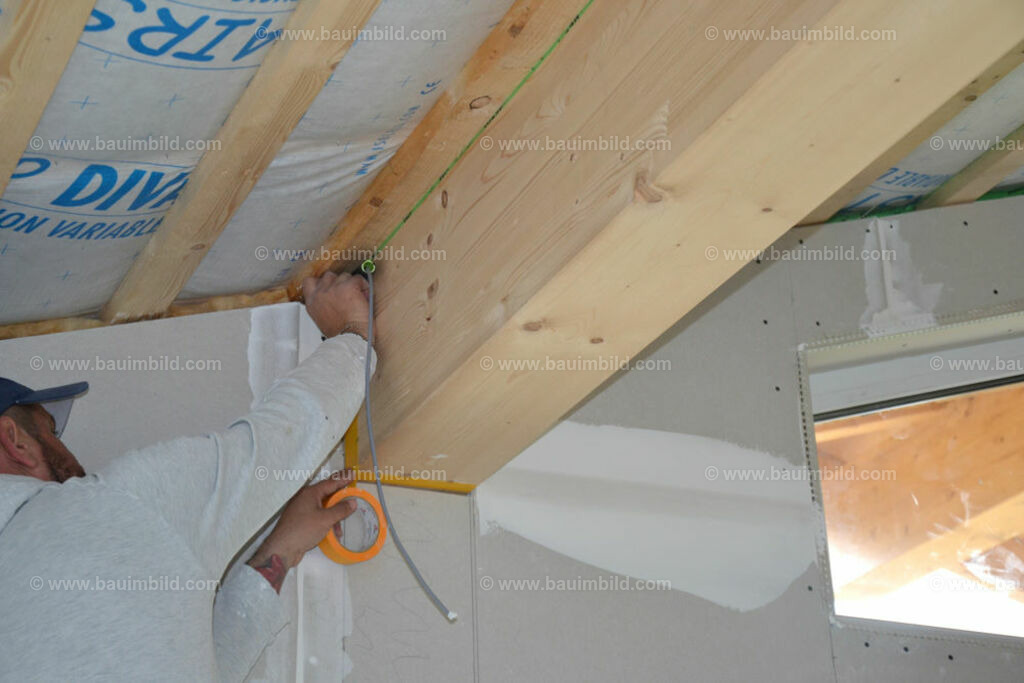 bib-lg18-putzarbeiten-0196 | Nach LV-Leistungsgruppen sortierte Detailfotos über den Bau eines Hauses. Alle Hausbau-Bilder direkt vom Urheber und Autor der Website Haus-Selber-Bauen.com